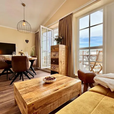 Apartment 520, Seepark *